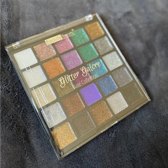 Beauty Treats Glitter Galore Luxe Collection Eyeshadow Palette – 25 Shades - Picture 1 of 4